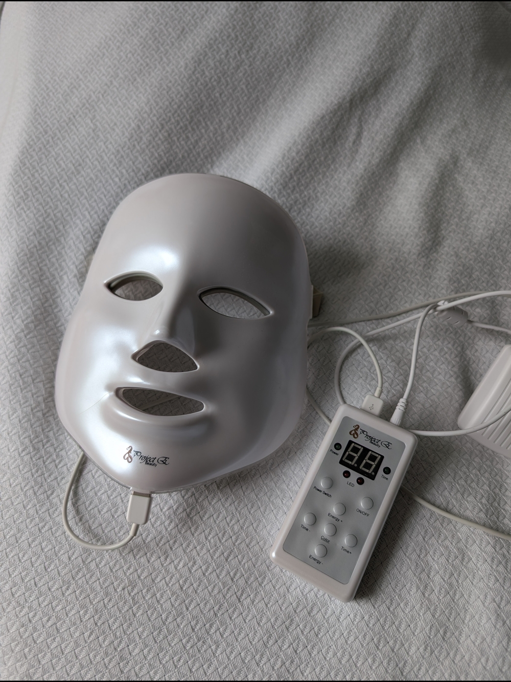 Project E White LED Facial Mask with Remote